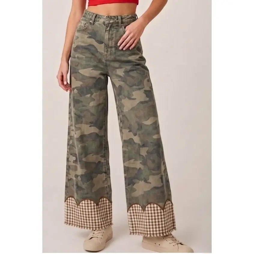 Scallop Heritage Contrast Cuff Wide Leg Washed Camo Pant