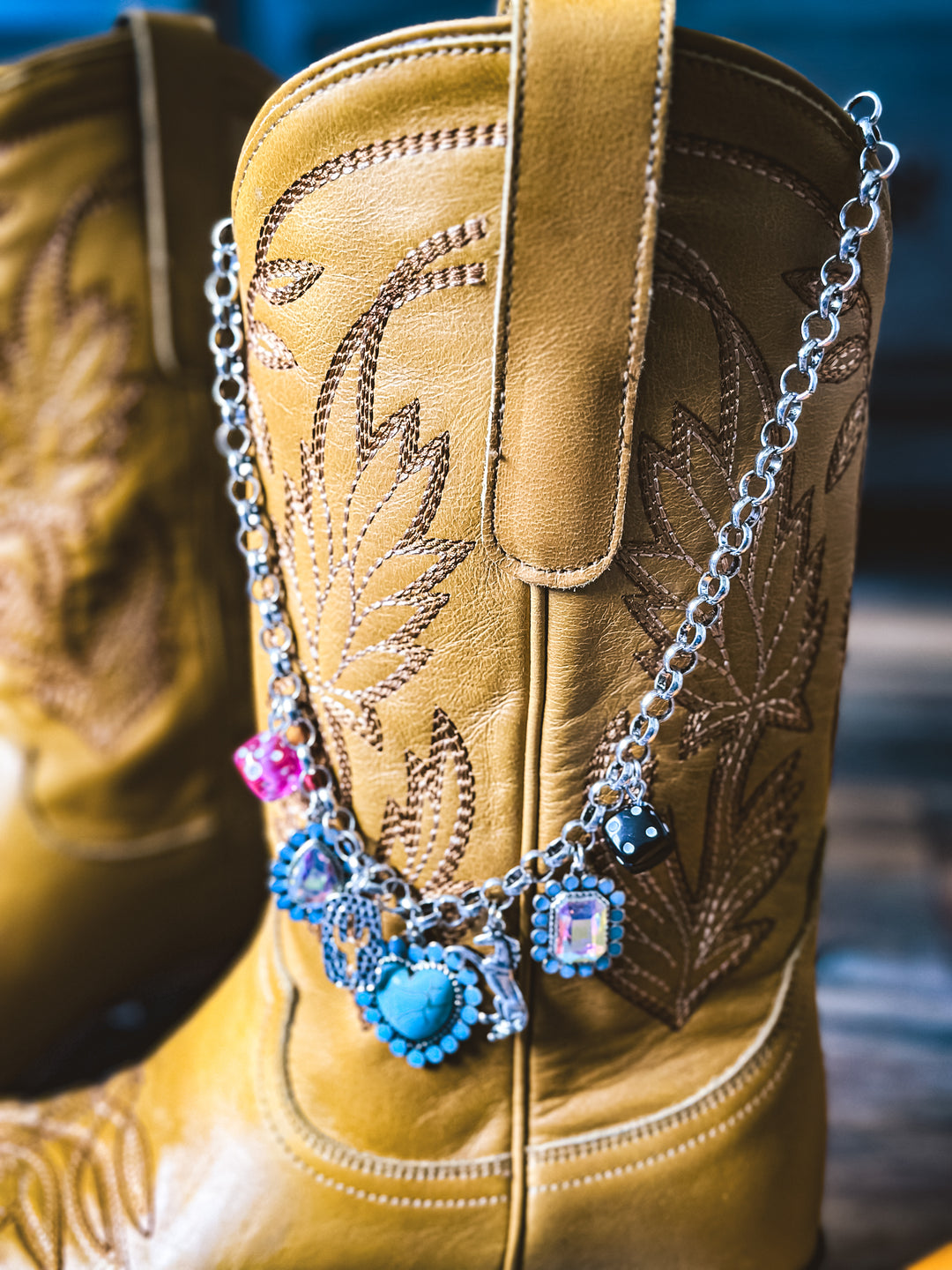 WESTERN STYLE HEART MULTI CHARM NECKLACE SET