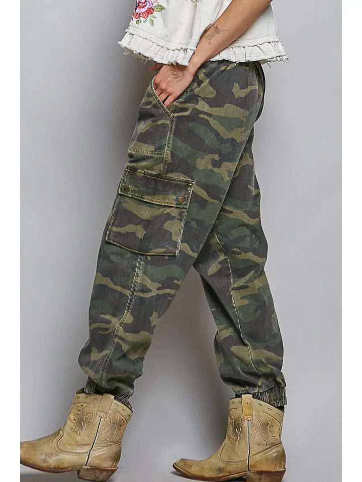 Pocket Detailed Camo Jogger Pant