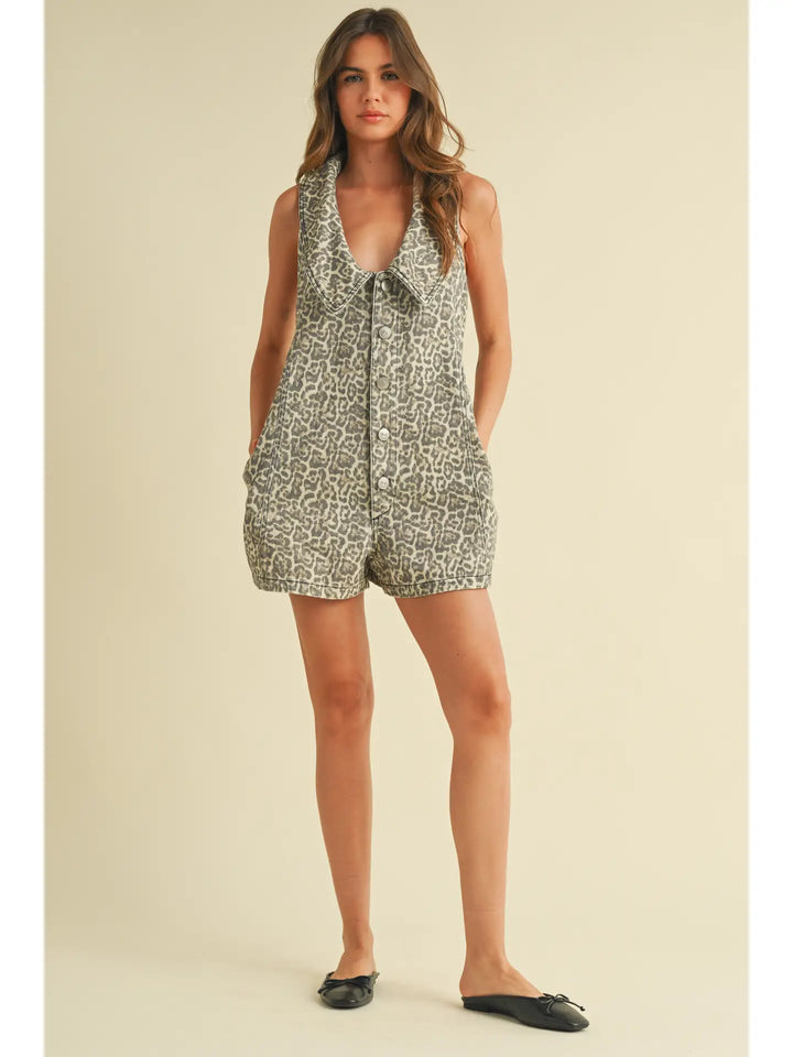 Oversized Collar Leopard Printed Romper