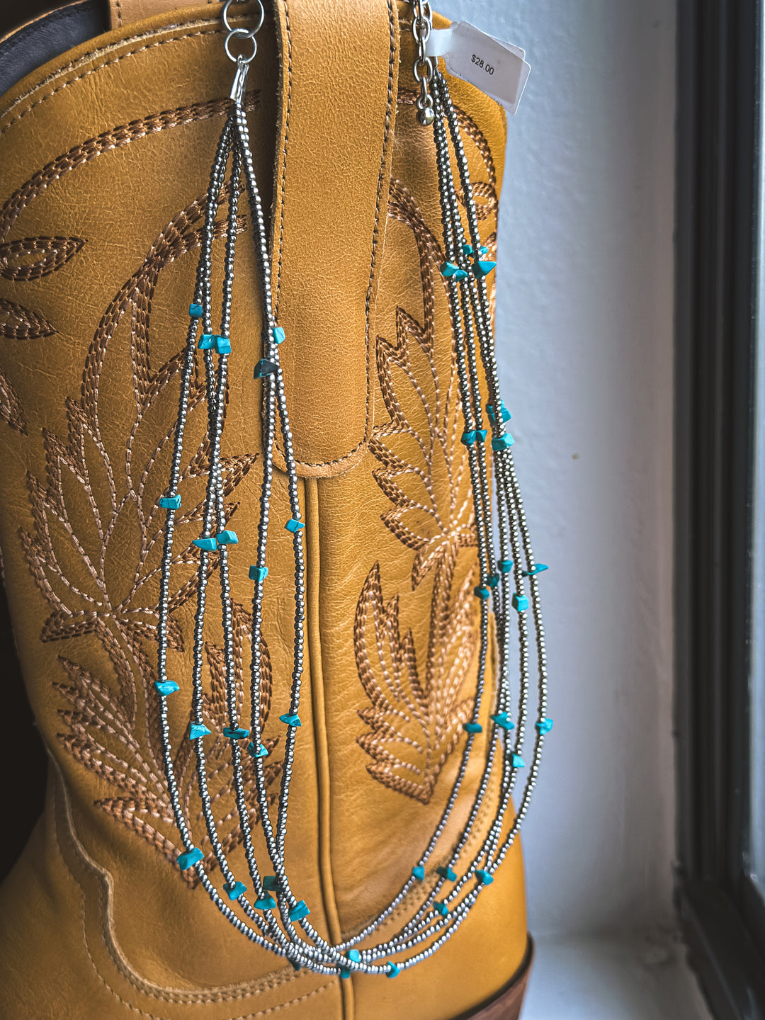 HAND MADE MULTI LAYERED SEED BEAD SHORT NECKLACE