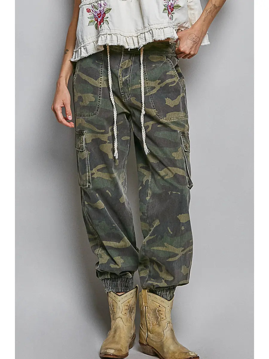 Pocket Detailed Camo Jogger Pant
