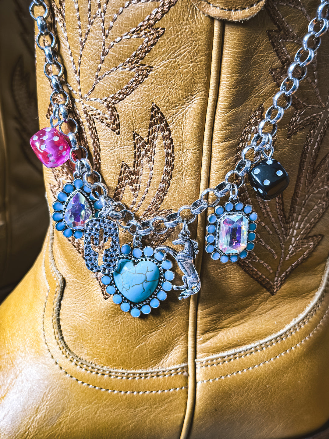 WESTERN STYLE HEART MULTI CHARM NECKLACE SET
