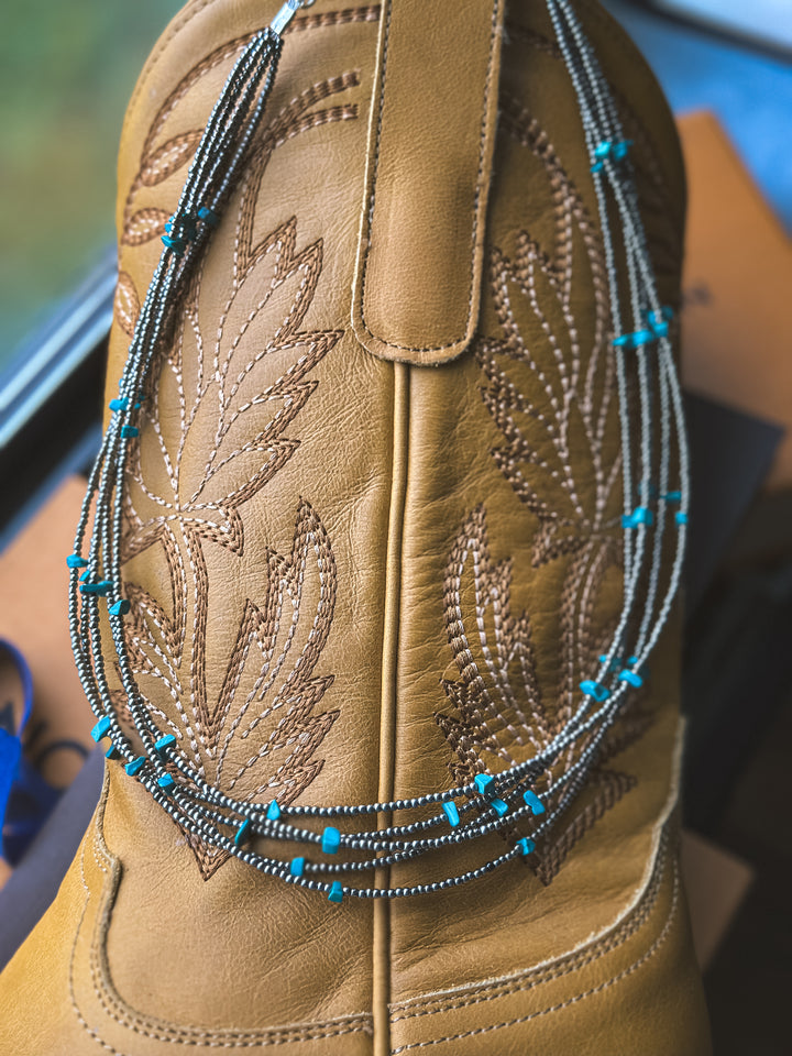 HAND MADE MULTI LAYERED SEED BEAD SHORT NECKLACE