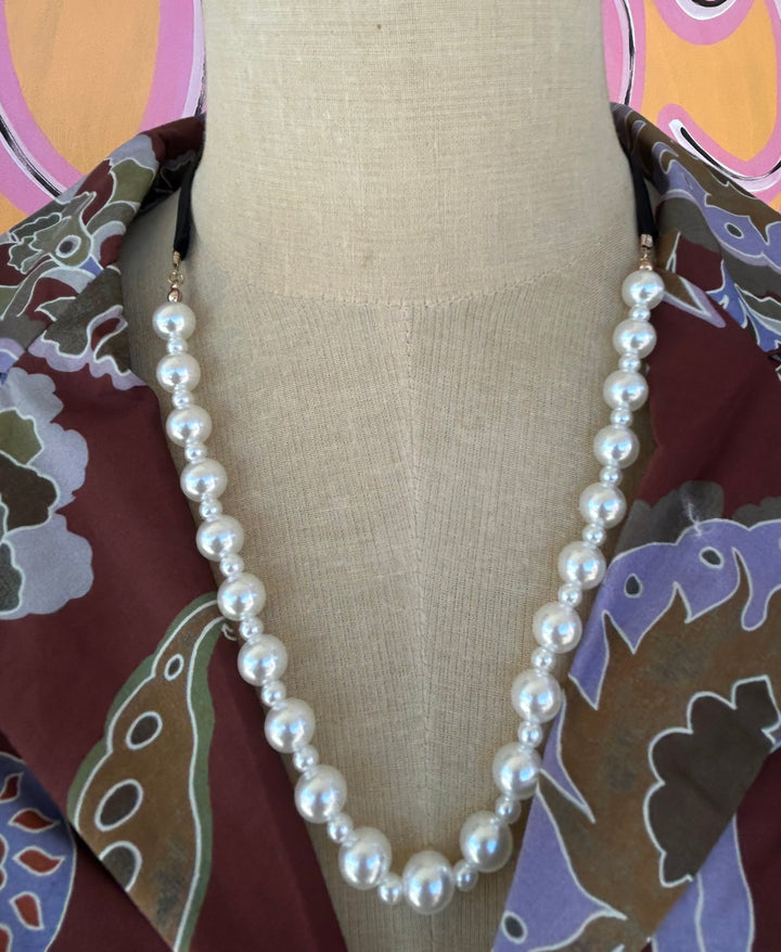 Pearl and Ribbon Necklace