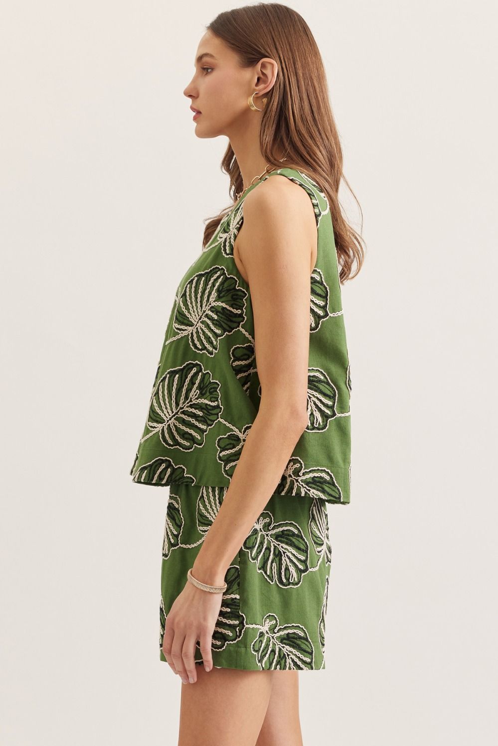Leaf Embroidered Sleeveless Top