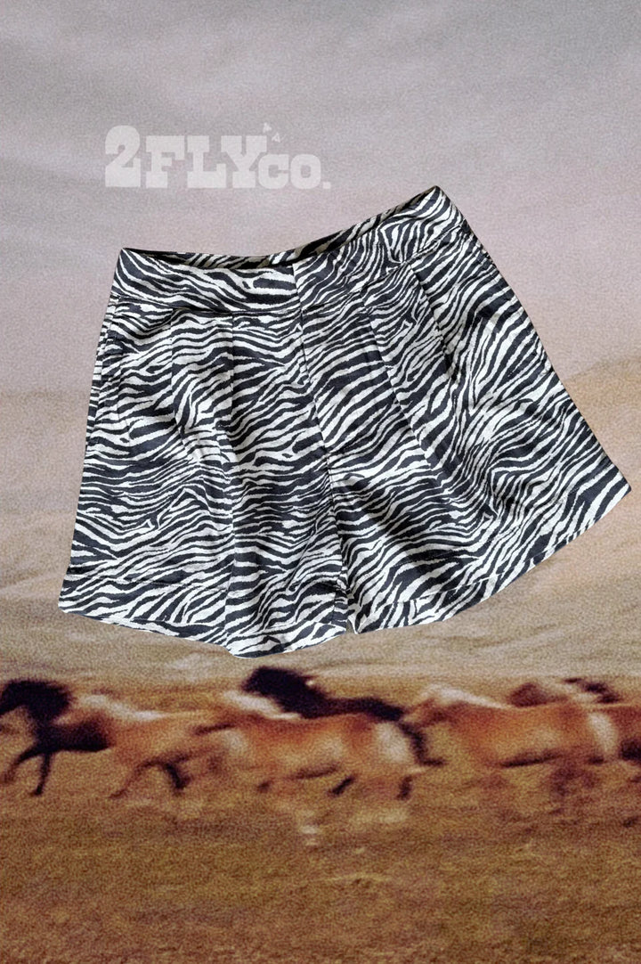 Stripe A Poze Shorts